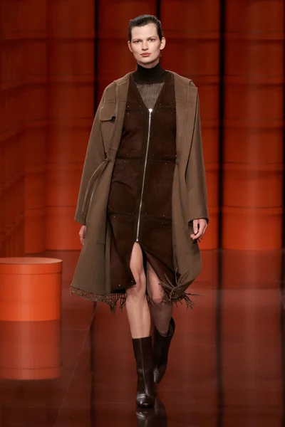 Look 29